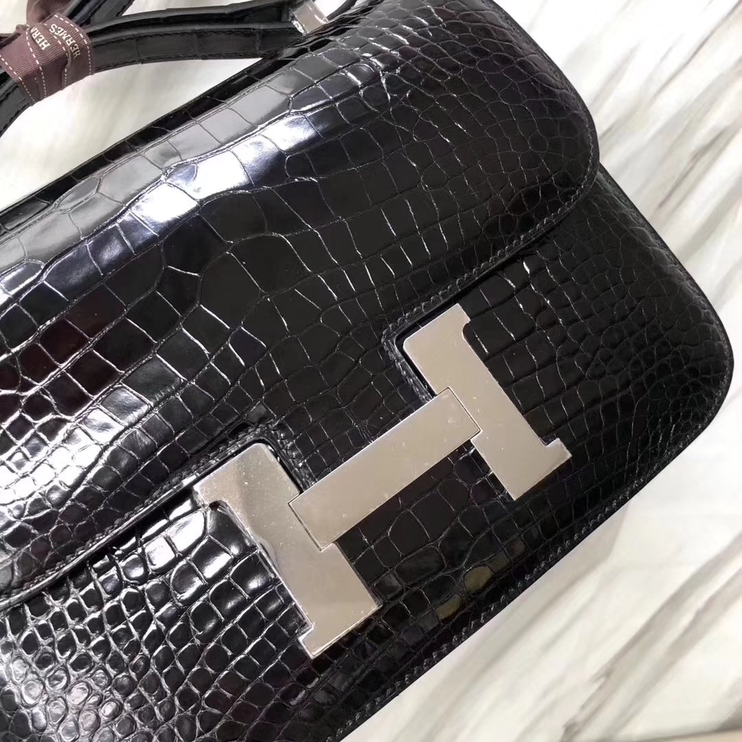 Hermès(爱马仕)Constance24cm Alligator shiny 亮面鳄鱼 ck89 黑色 noir 银扣 现货-拉尔森鳄鱼皮具定制 - 爱马仕包包官网 Hermès(爱马仕)Constance24cm Alligator shiny 亮面鳄鱼 ck89 黑色 noir 银扣 现货