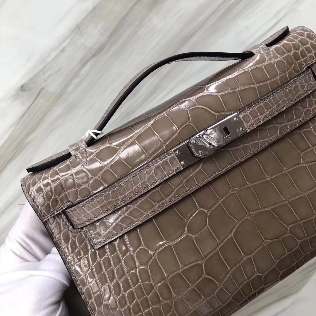 Hermès(爱马仕)Mini Kelly 亮面框框美洲鳄 ck81斑鸠灰 顶级工艺 蜡线全手工 银扣 22cm-拉尔森鳄鱼皮具定制 - 爱马仕包包官网 Hermès(爱马仕)Mini Kelly 亮面框框美洲鳄 ck81斑鸠灰 顶级工艺 蜡线全手工 银扣 22cm