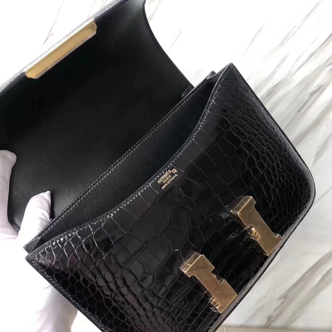 Hermès（爱马仕）Constance24cm Alligator shiny 亮面鳄鱼 ck89 黑色 noir 金扣 现货