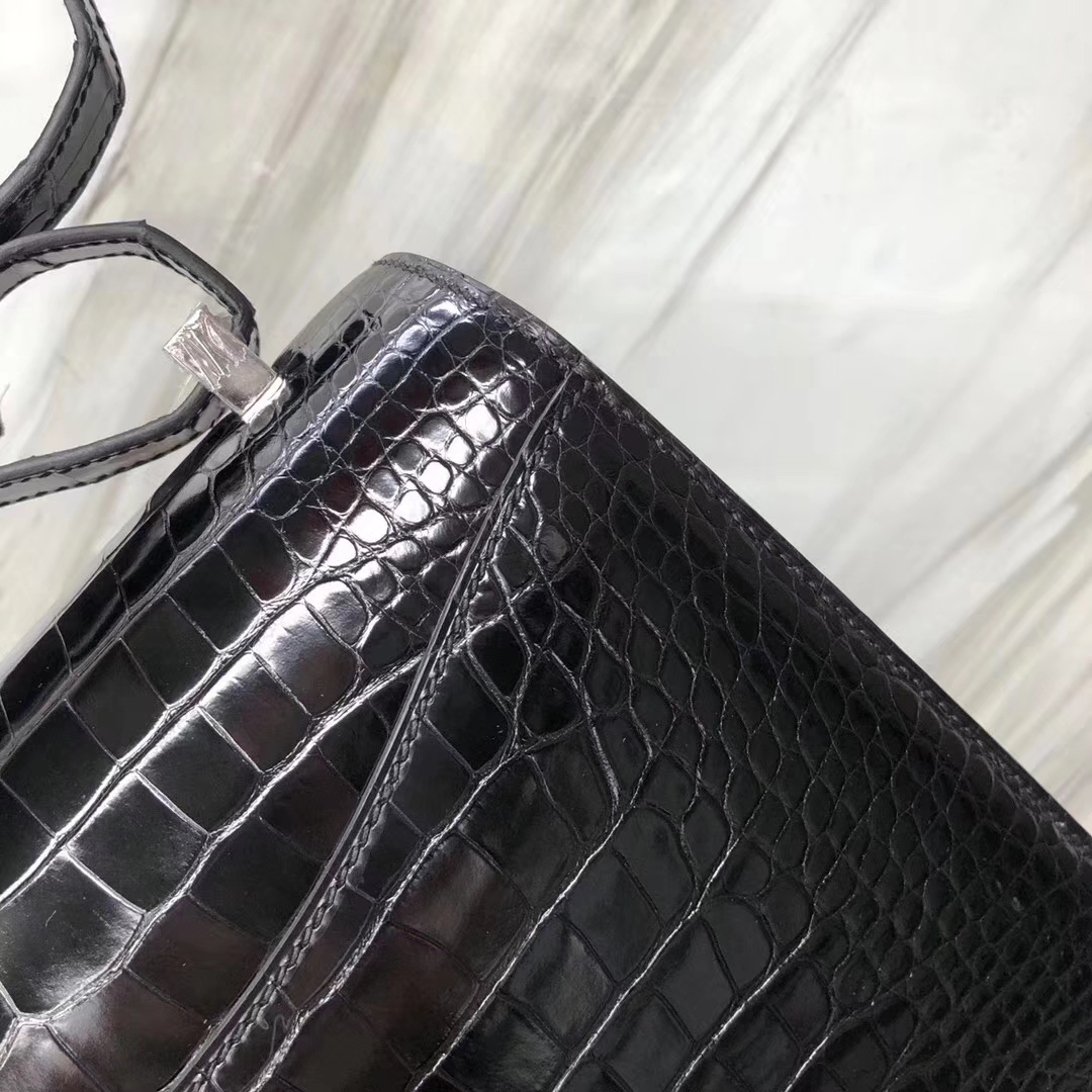 Hermès（爱马仕）Constance24cm Alligator shiny 亮面鳄鱼 ck89 黑色 noir 银扣 现货