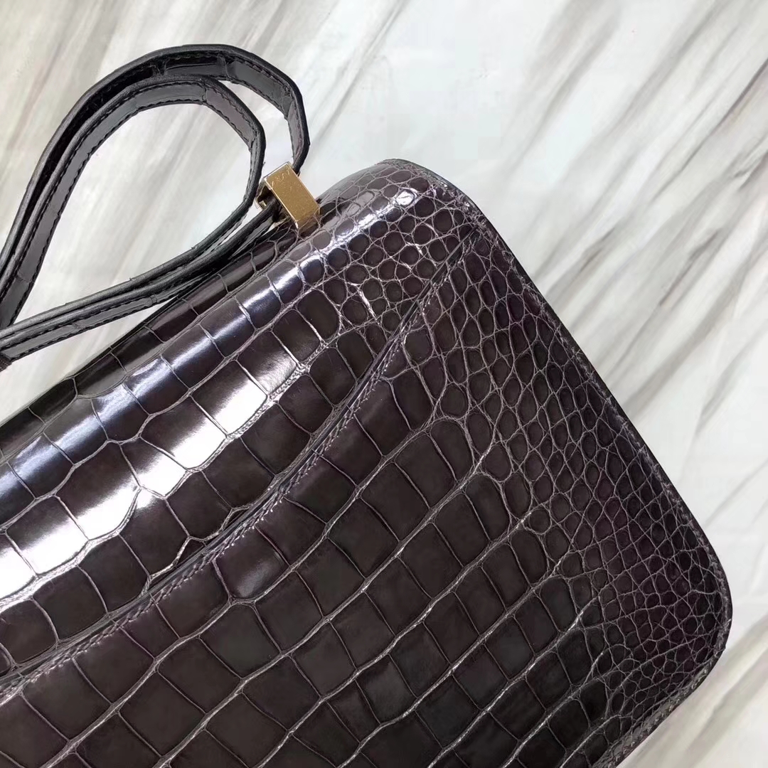 Hermès（爱马仕）Constance24cm Alligator shiny 亮面鳄鱼 ck88 石墨灰 金扣 现货