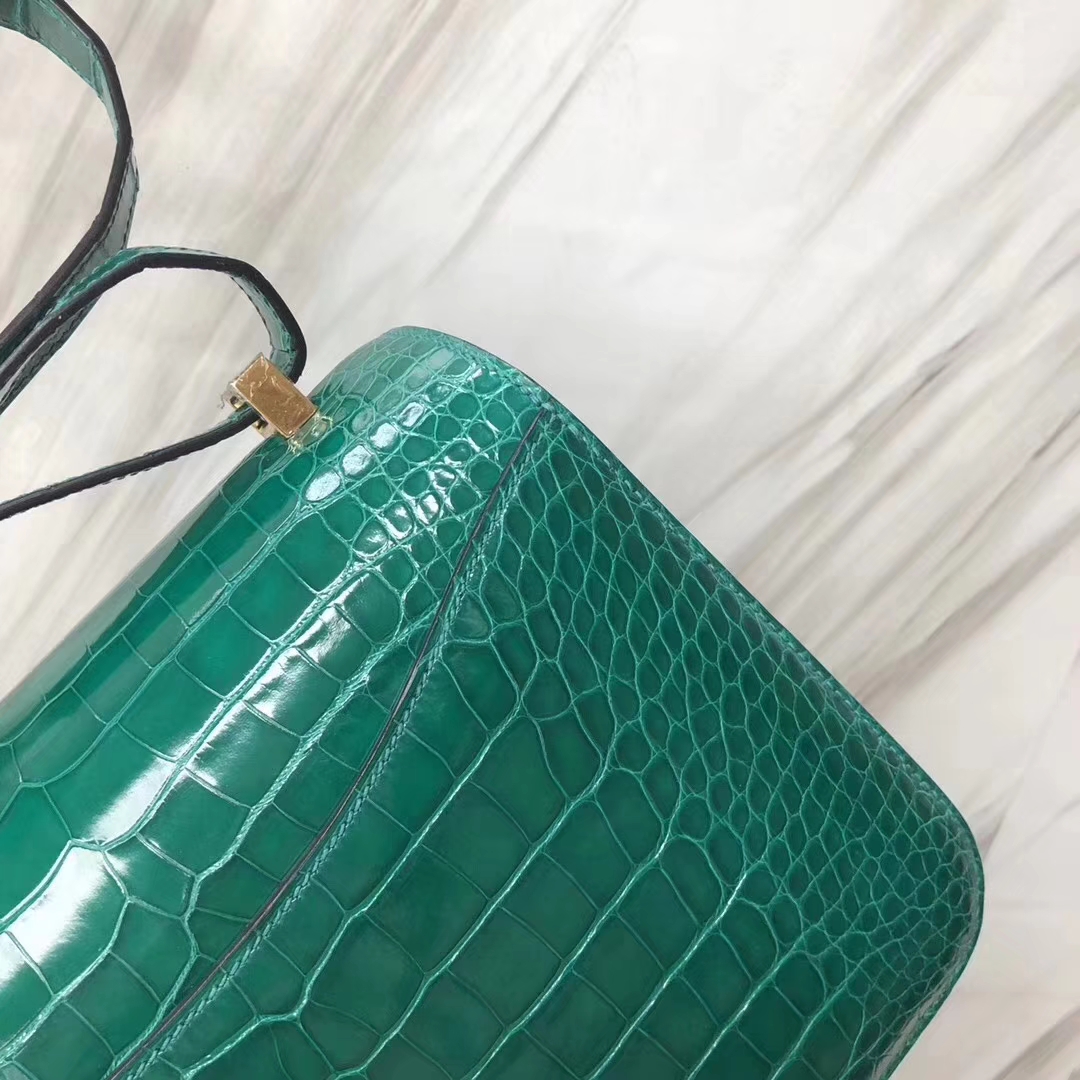 Hermès（爱马仕）Constance24cm Alligator shiny 亮面鳄鱼 6Ｑ 翡翠绿 金扣 现货