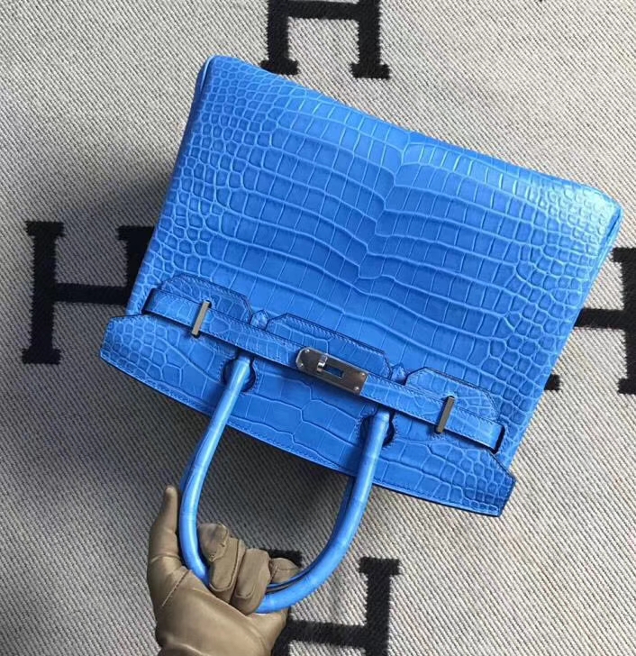 Hermès(爱马仕)Birkin铂金包 亚光湾鳄鱼皮 天空蓝 银扣 30cm-拉尔森鳄鱼皮具定制 - 爱马仕包包官网 Hermès(爱马仕)Birkin铂金包 亚光湾鳄鱼皮 天空蓝 银扣 30cm