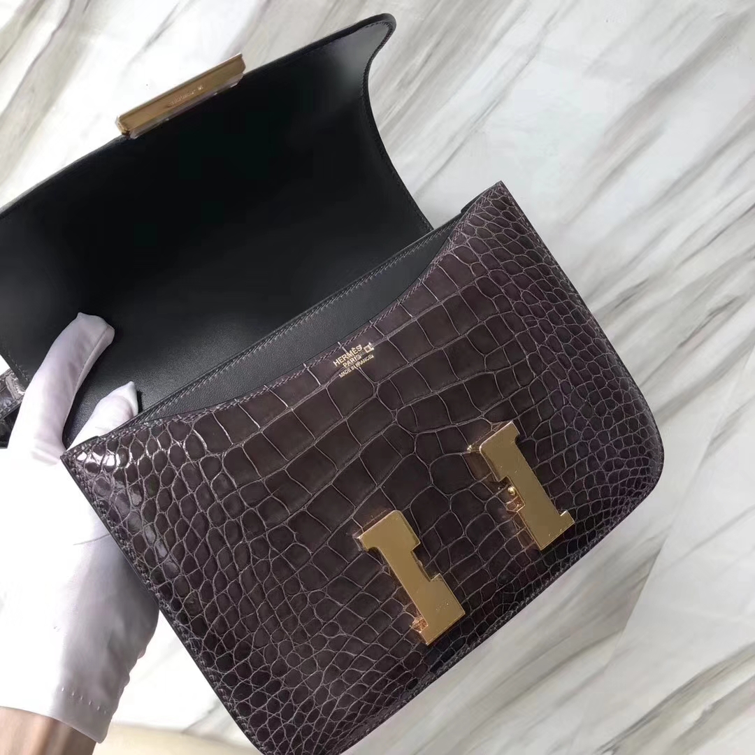 Hermès（爱马仕）Constance24cm Alligator shiny 亮面鳄鱼 ck88 石墨灰 金扣 现货