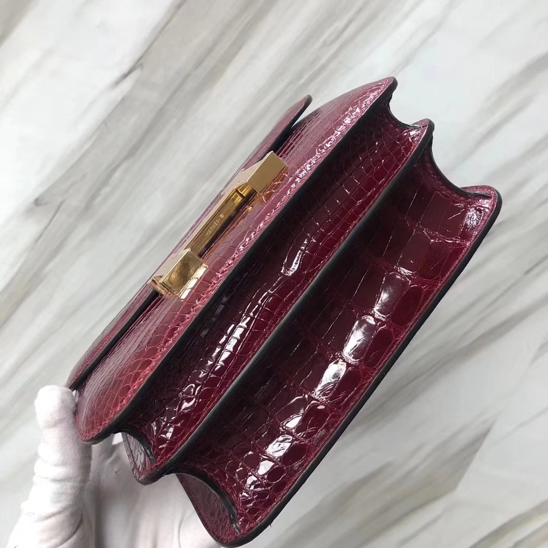 Hermès（爱马仕）Constance空姐包 Alligator shiny 亮面鳄鱼 F5 勃艮第酒红 金扣 18cm