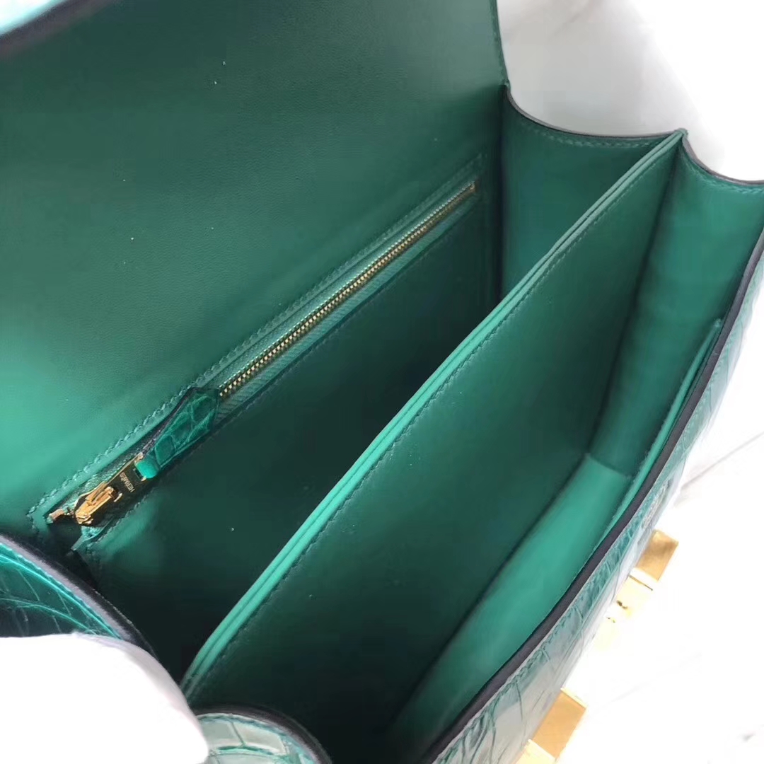 Hermès（爱马仕）Constance24cm Alligator shiny 亮面鳄鱼 6Ｑ 翡翠绿 金扣 现货