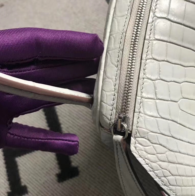 Hermès（爱马仕）Lindy琳迪包 雾面鳄鱼皮珍珠灰 银扣 26cm