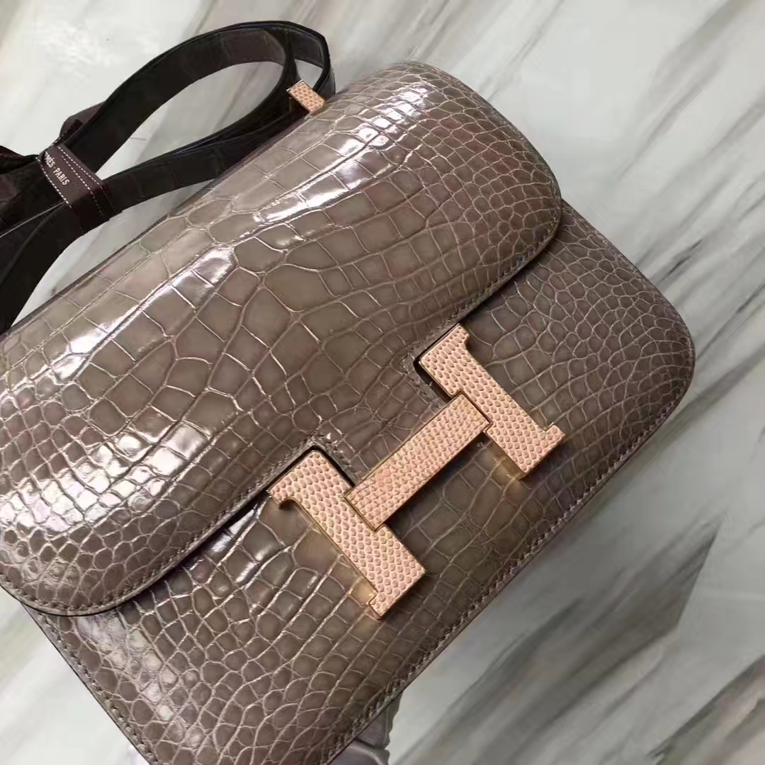Hermès(爱马仕)Constance空姐包 shiny alligator crocodile 亮面澳洲美洲鳄 ck81斑鸠灰拼蜥蜴扣 23cm-拉尔森鳄鱼皮具定制 - 爱马仕包包官网 Hermès(爱马仕)Constance空姐包 shiny alligator crocodile 亮面澳洲美洲鳄 ck81斑鸠灰拼蜥蜴扣 23cm