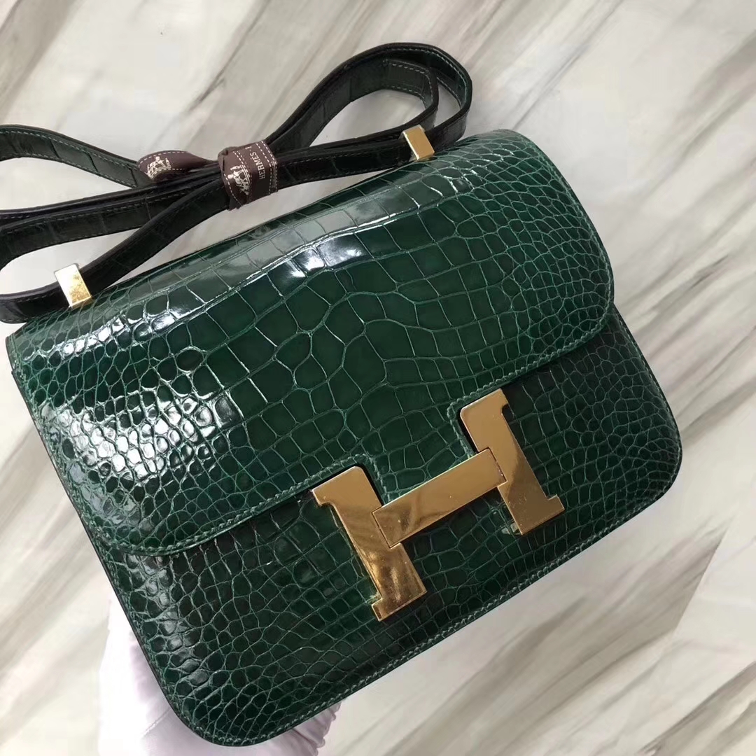 Hermès（爱马仕）Constance24cm Alligator shiny 亮面鳄鱼 ck67 祖母绿 金扣 现货