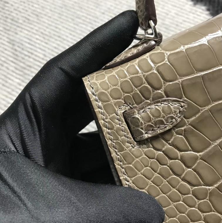Hermès(爱马仕)mini 迷你凯莉 大象灰 美洲鳄鱼方块 银扣 2代-拉尔森鳄鱼皮具定制 - 爱马仕包包官网 Hermès(爱马仕)mini 迷你凯莉 大象灰 美洲鳄鱼方块 银扣 2代