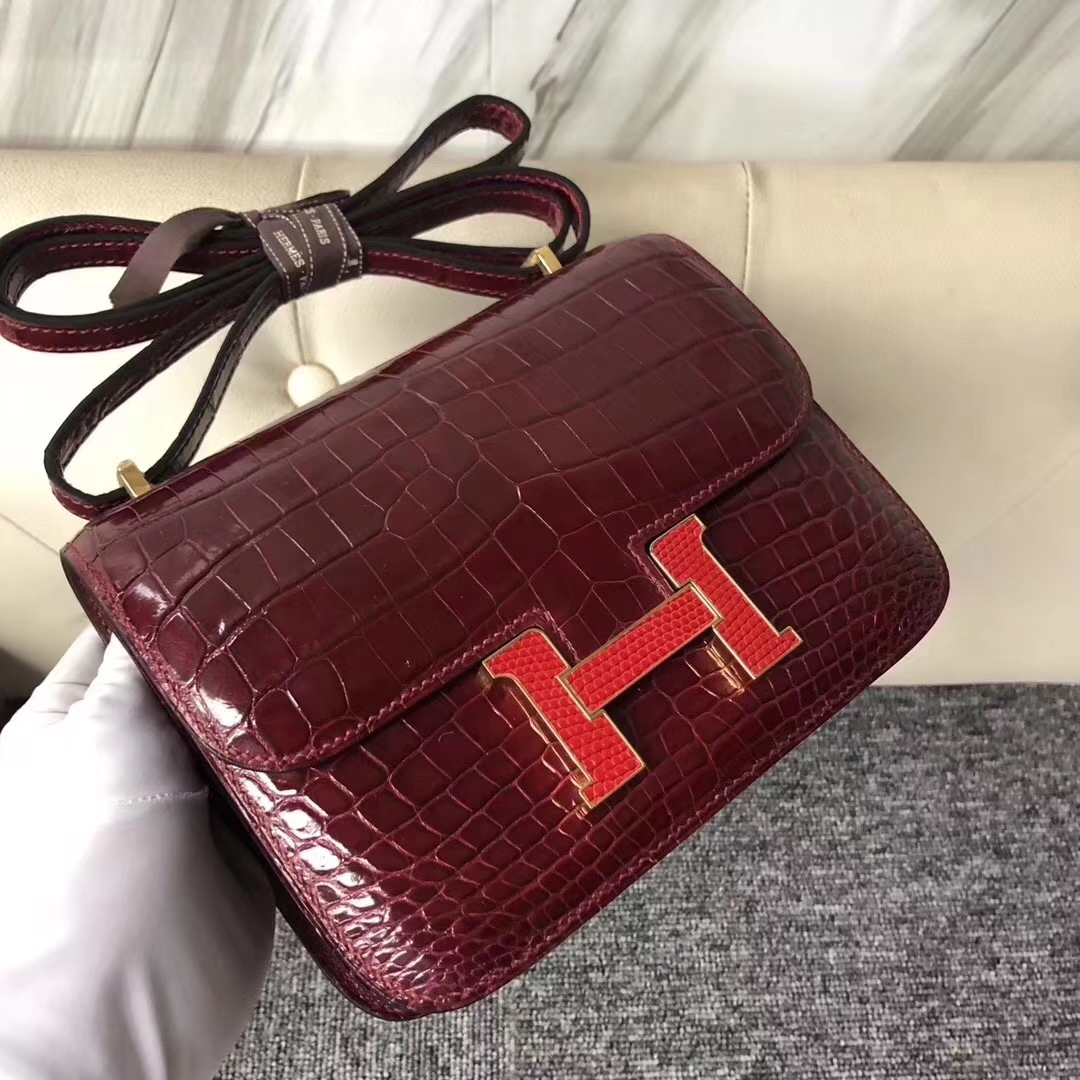 Hermès（爱马仕）Constance空姐包 Crocodile shiny 亮面鳄鱼 F5 勃艮第酒红 蜥蜴扣 金扣 18cm