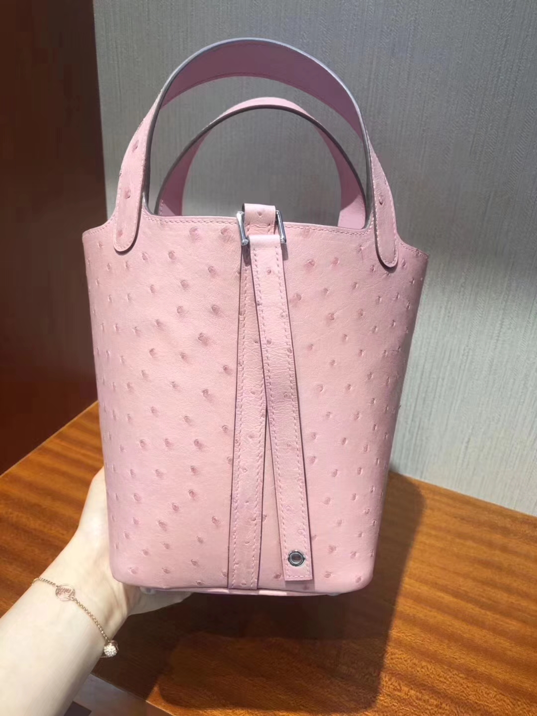 Hermès（爱马仕）Picotin Ostrich kk鸵鸟 1Ｑ 奶昔粉 rose confetti 银扣 18cm 现货