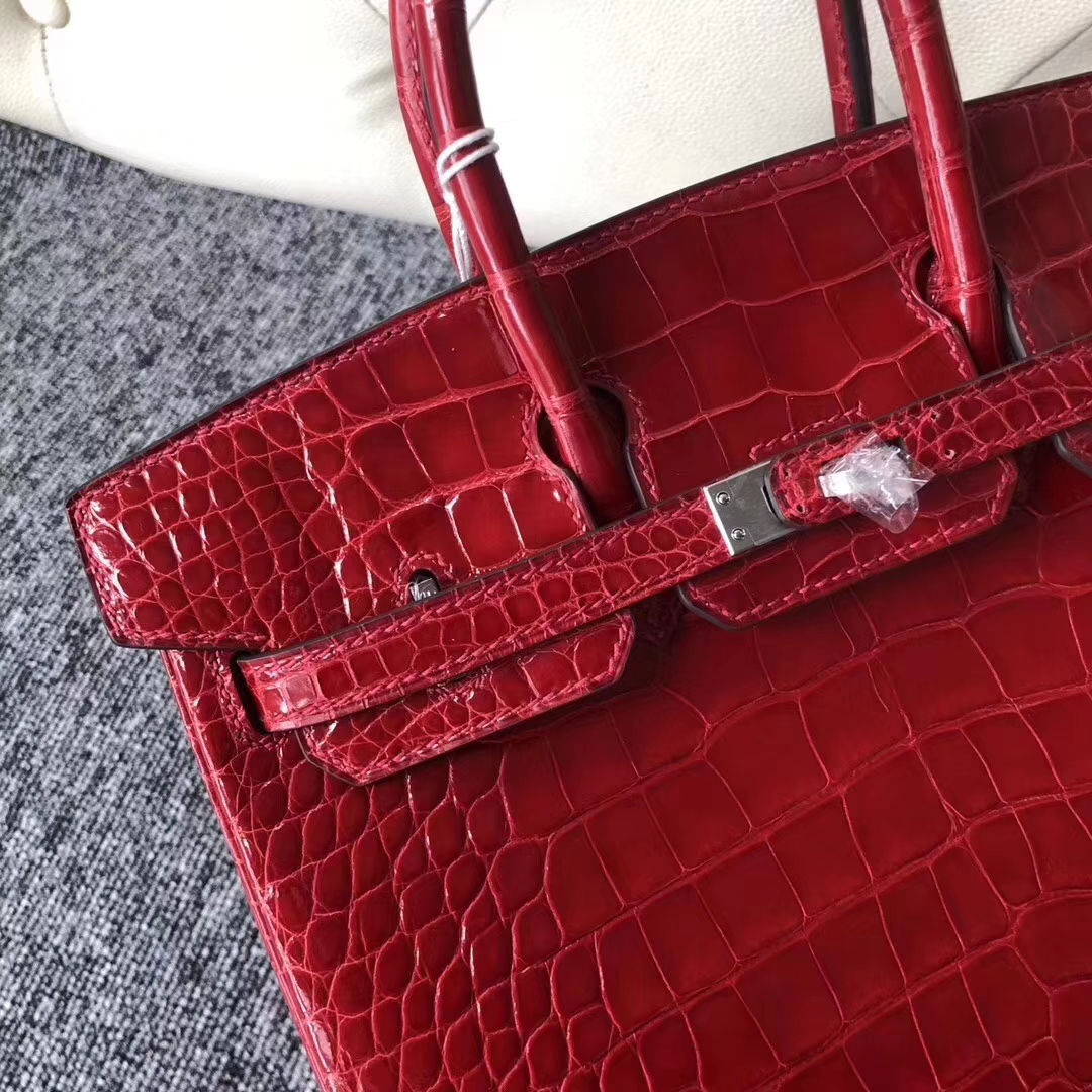 Hermès(爱马仕)Birkin铂金包 Alligator shiny 亮面鳄鱼 ck95 法拉利红 Braise 银扣 25cm-拉尔森鳄鱼皮具定制 - 爱马仕包包官网 Hermès(爱马仕)Birkin铂金包 Alligator shiny 亮面鳄鱼 ck95 法拉利红 Braise 银扣 25cm