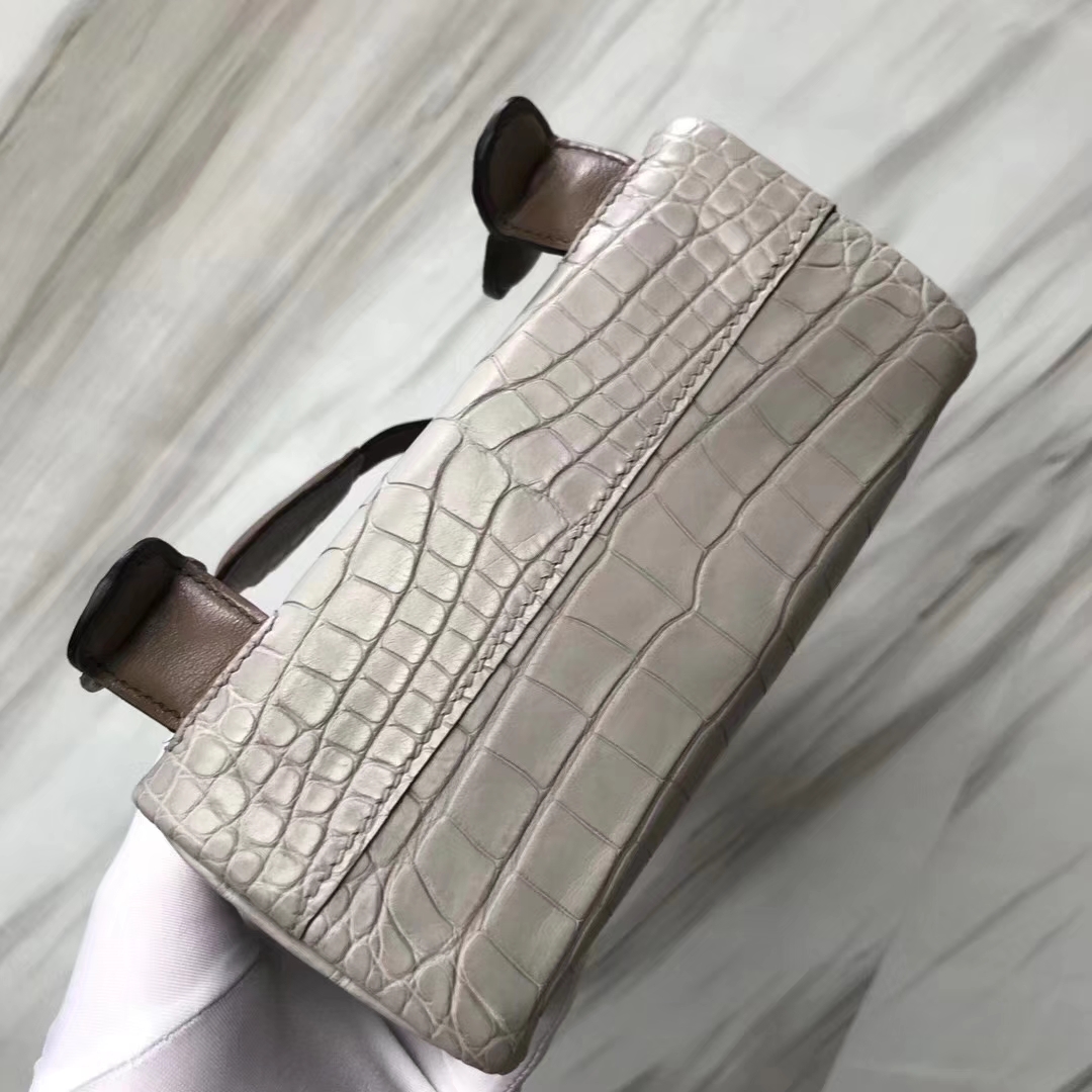 Hermès(爱马仕)Kelly doll娃娃包 ck80珍珠灰 鳄鱼拼 小可爱 16cm-拉尔森鳄鱼皮具定制 - 爱马仕包包官网 Hermès(爱马仕)Kelly doll娃娃包 ck80珍珠灰 鳄鱼拼 小可爱 16cm