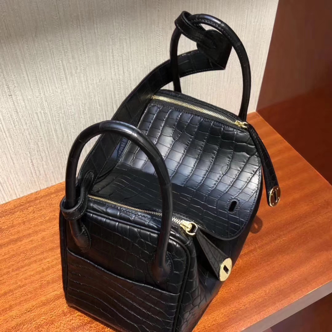Hermès(爱马仕)Lindy 雾面两点尼罗鳄 ck89黑色 顶级工艺 蜡线全手工 金扣 26cm-拉尔森鳄鱼皮具定制 - 爱马仕包包官网 Hermès(爱马仕)Lindy 雾面两点尼罗鳄 ck89黑色 顶级工艺 蜡线全手工 金扣 26cm