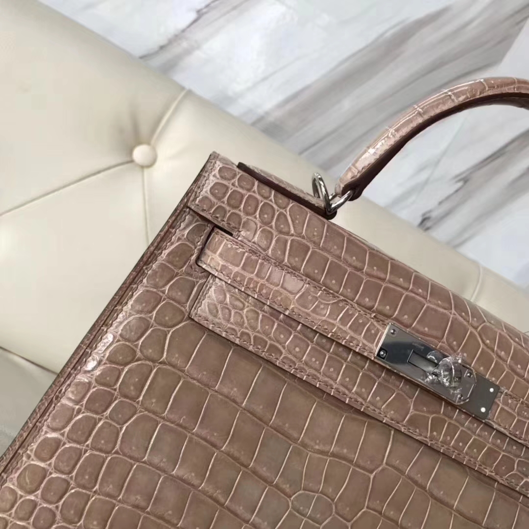 Hermès（爱马仕）Kelly凯莉包 亮面框框美洲鳄 杏色 顶级工艺 蜡线全手工 金扣 28cm