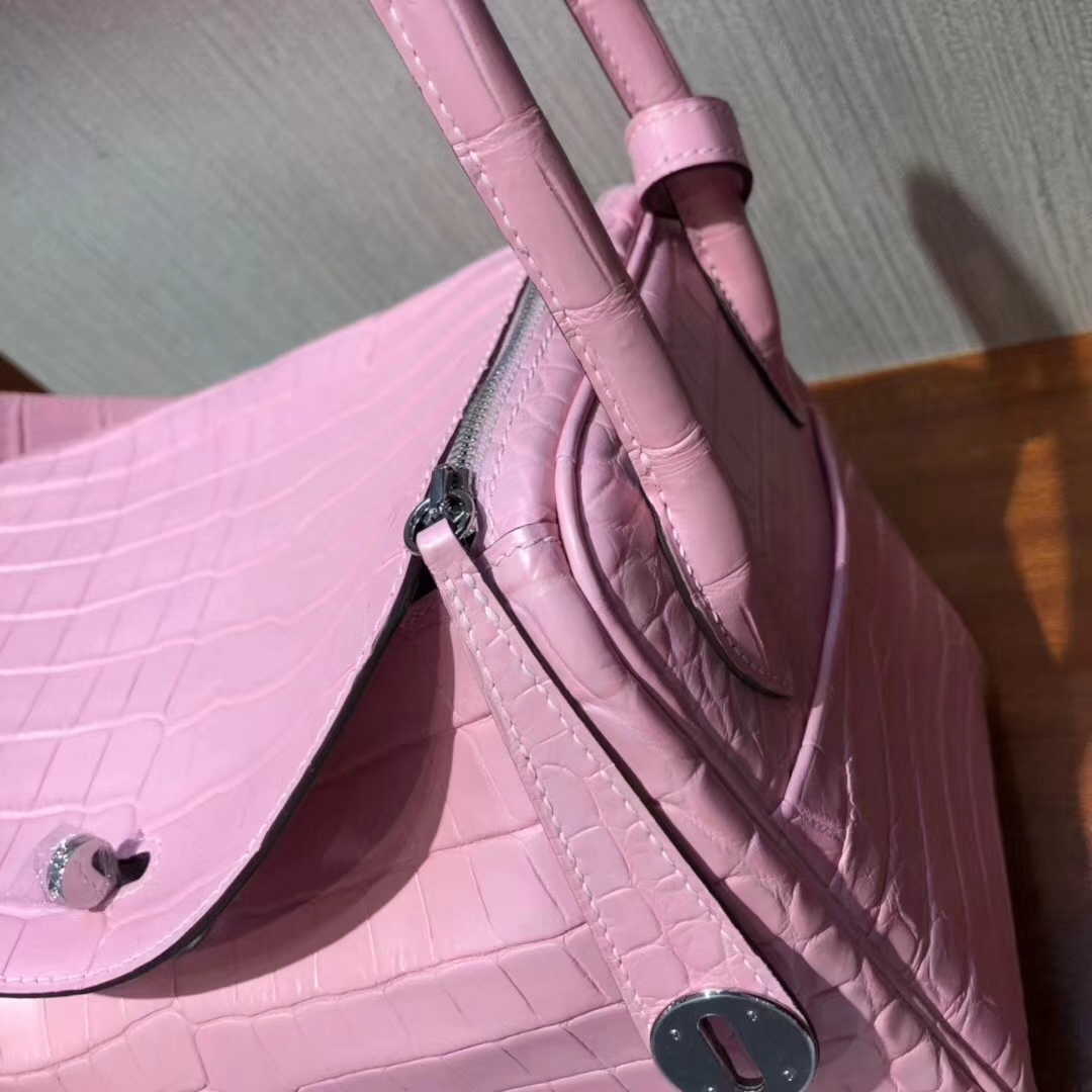 Hermès（爱马仕）Lindy 雾面两点尼罗鳄 5P樱花粉 顶级工艺 蜡线全手工 金扣 26cm
