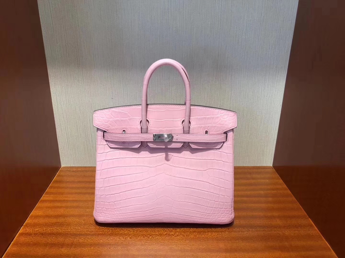 Hermès（爱马仕）Birkin铂金包 Crocodile matt 雾面鳄鱼 芭比粉  银扣  顶级手缝 超粉嫩 25cm