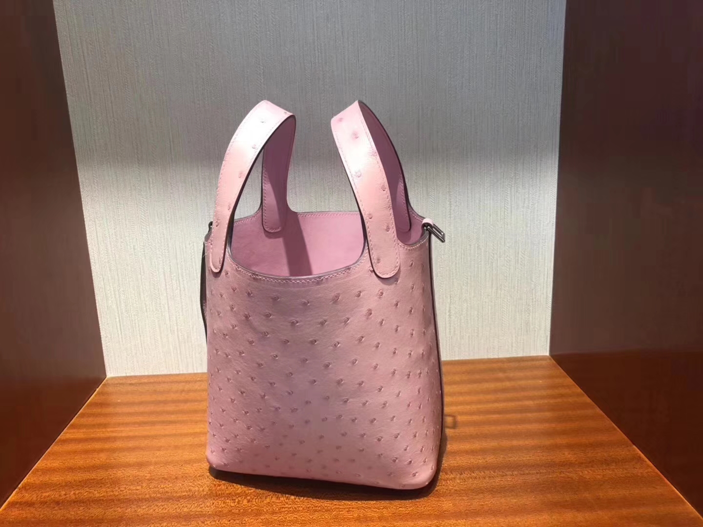 Hermès(爱马仕)Picotin Ostrich kk鸵鸟 1Q 奶昔粉 rose confetti 银扣 18cm 现货-拉尔森鳄鱼皮具定制 - 爱马仕包包官网 Hermès(爱马仕)Picotin Ostrich kk鸵鸟 1Q 奶昔粉 rose confetti 银扣 18cm 现货