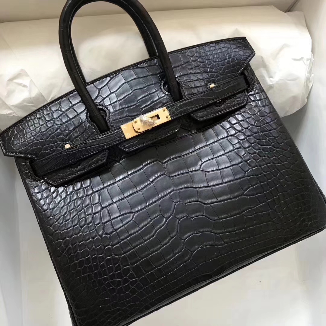 Hermès(爱马仕)Birkin铂金包 Alligator matt 雾面鳄鱼 ck89 黑色 noir 金扣 25cm-拉尔森鳄鱼皮具定制 - 爱马仕包包官网 Hermès(爱马仕)Birkin铂金包 Alligator matt 雾面鳄鱼 ck89 黑色 noir 金扣 25cm