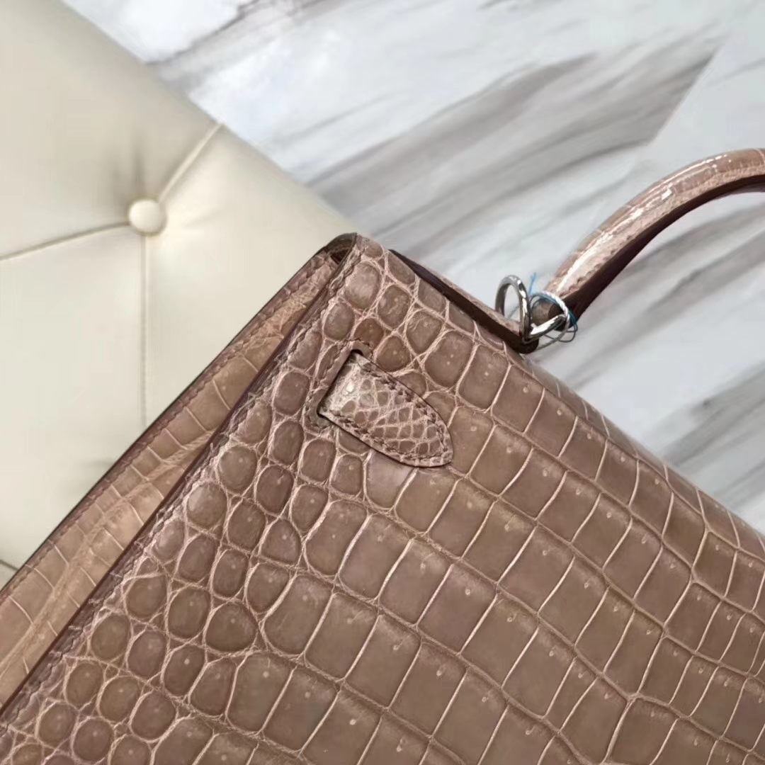 Hermès（爱马仕）Kelly凯莉包 亮面框框美洲鳄 杏色 顶级工艺 蜡线全手工 金扣 28cm