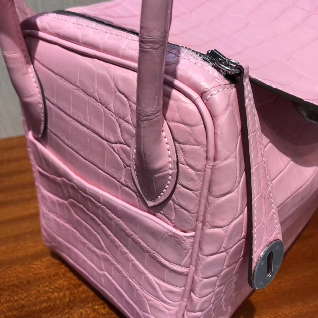 Hermès（爱马仕）Lindy 雾面两点尼罗鳄 5P樱花粉 顶级工艺 蜡线全手工 金扣 26cm