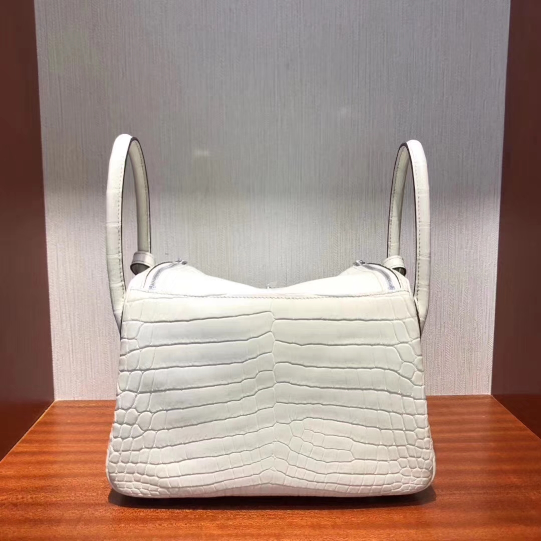 Hermès（爱马仕）Lindy 雾面两点尼罗鳄 8L奶油白 顶级工艺 蜡线全手工 银扣 26cm