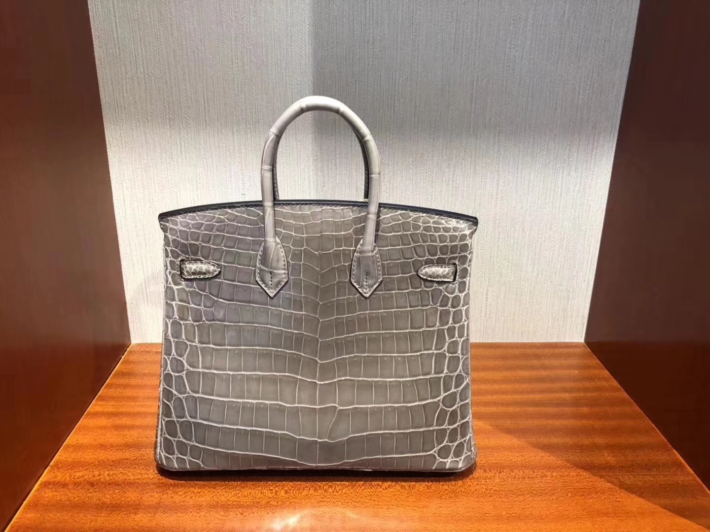 Hermès（爱马仕）Birkin铂金包 ck18大象灰 亮面鳄鱼 顶级手缝 25cm 金扣 现货