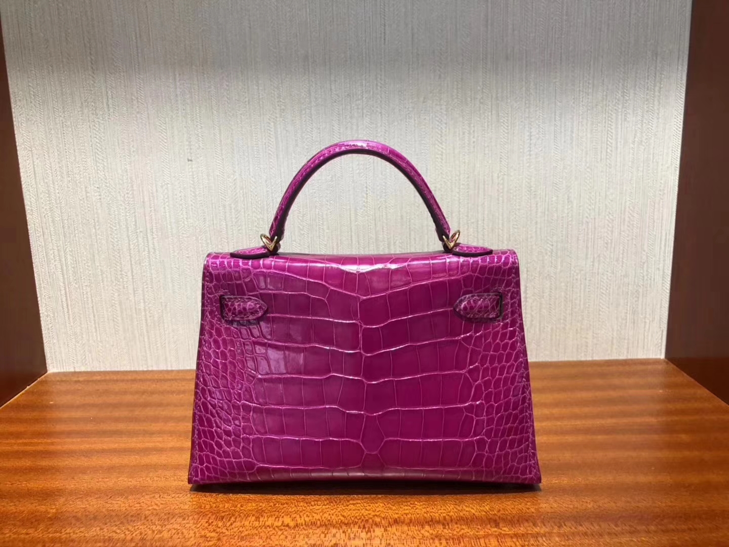 Hermès（爱马仕）Minikelly ll Alligator shiny 亮面鳄鱼 J5 天方夜谭粉紫 金扣 超美现货