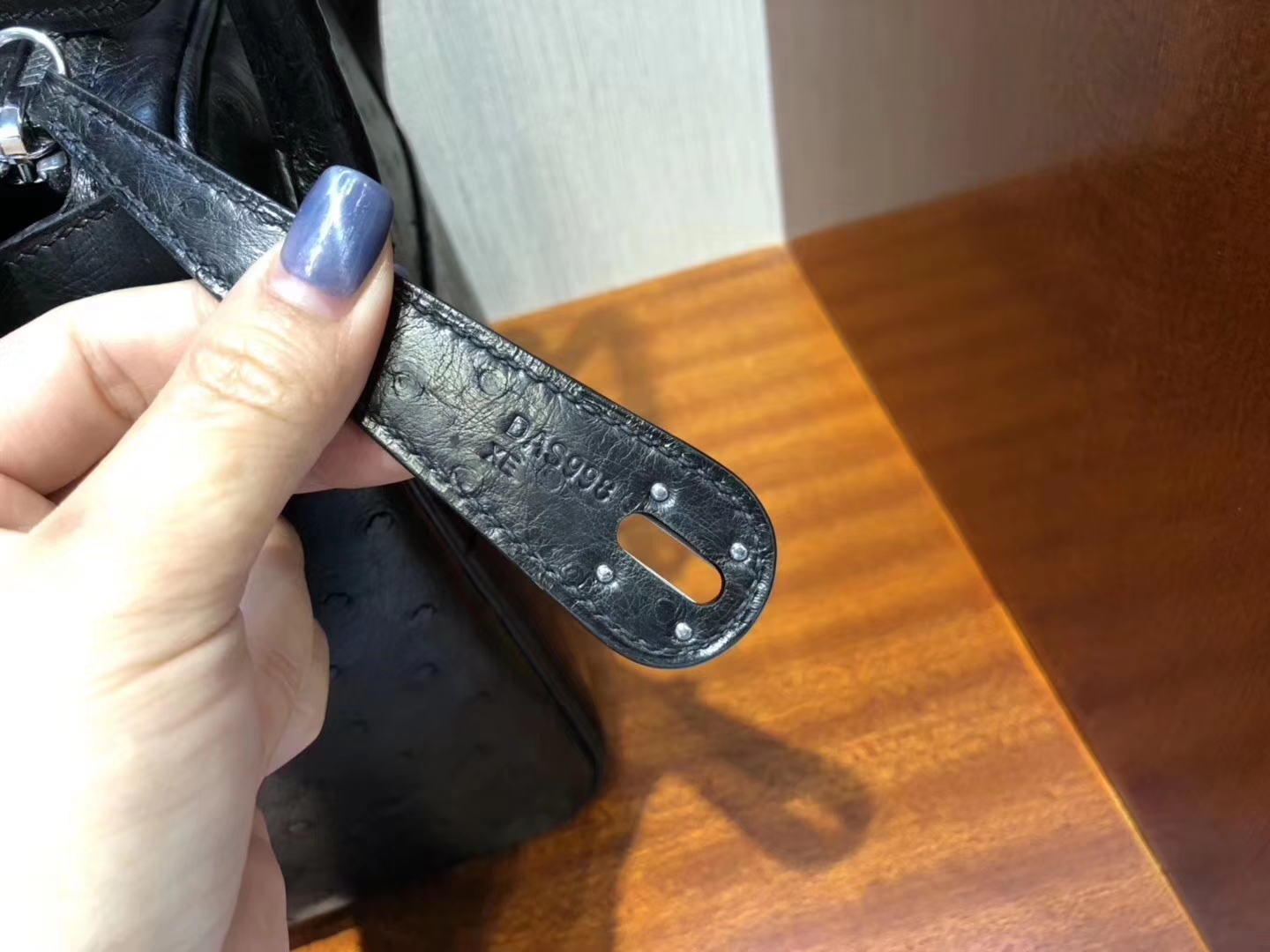 Hermès(爱马仕)Lindy琳迪包 Ostrich kk鸵鸟 ck89 黑色 noir 银扣 30cm-拉尔森鳄鱼皮具定制 - 爱马仕包包官网 Hermès(爱马仕)Lindy琳迪包 Ostrich kk鸵鸟 ck89 黑色 noir 银扣 30cm
