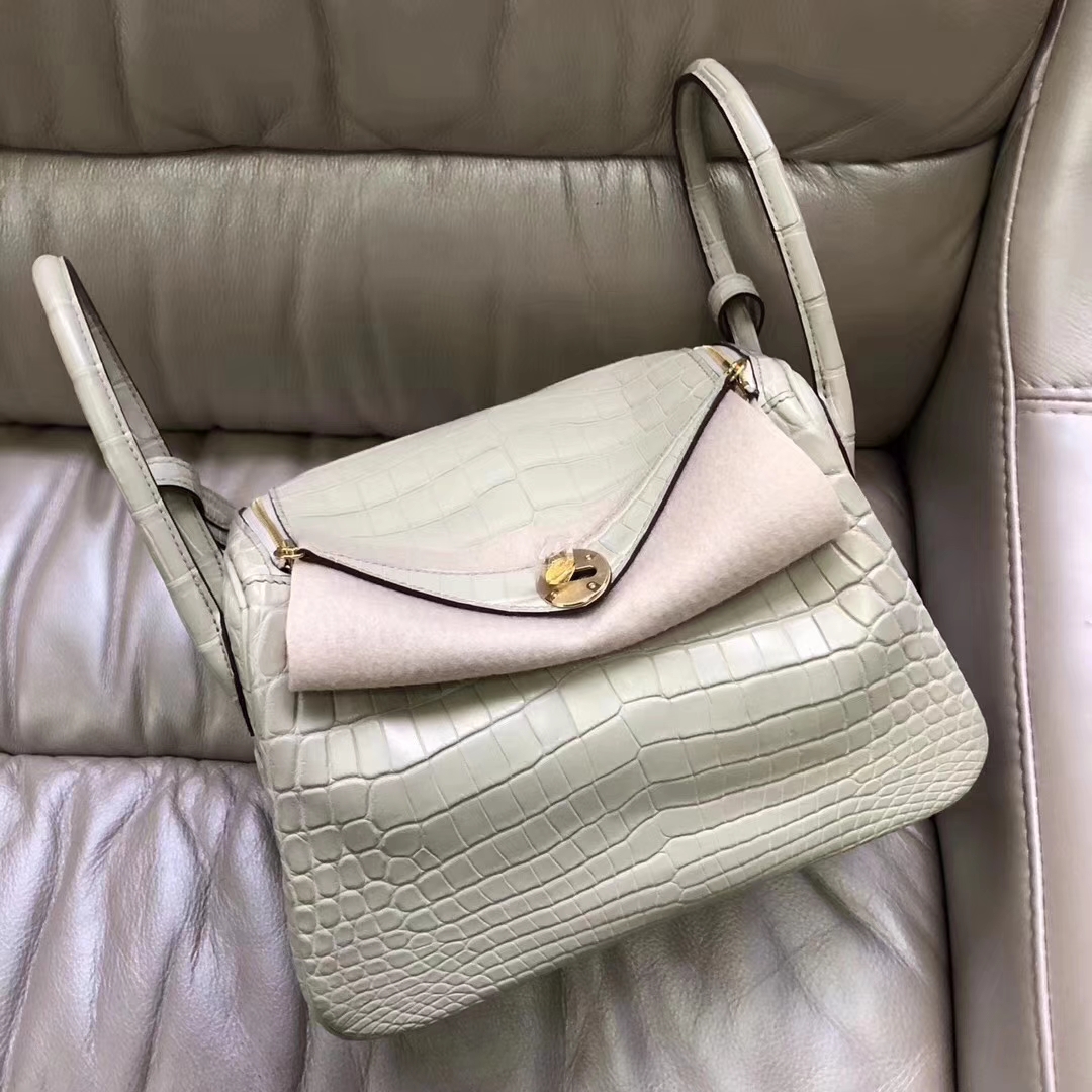 Hermès（爱马仕）Lindy琳迪包 8L 奶油白 雾面鳄鱼 Boton 金扣26cm