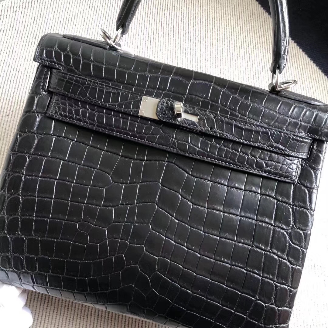 Hermès(爱马仕)Kelly凯莉包 雾面两点尼罗鳄 ck89黑色 顶级工艺 蜡线全手工 银扣 28cm-拉尔森鳄鱼皮具定制 - 爱马仕包包官网 Hermès(爱马仕)Kelly凯莉包 雾面两点尼罗鳄 ck89黑色 顶级工艺 蜡线全手工 银扣 28cm