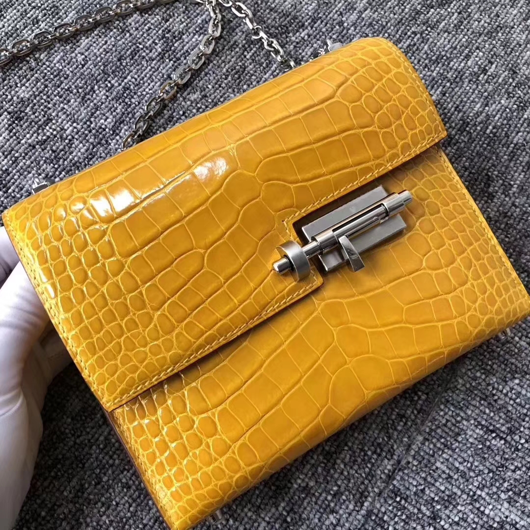 Hermès(爱马仕)Verrou插销包 Alligator shiny 亮面鳄鱼9D 琥珀黄 Ambre 17cm-拉尔森鳄鱼皮具定制 - 爱马仕包包官网 Hermès(爱马仕)Verrou插销包 Alligator shiny 亮面鳄鱼9D 琥珀黄 Ambre 17cm