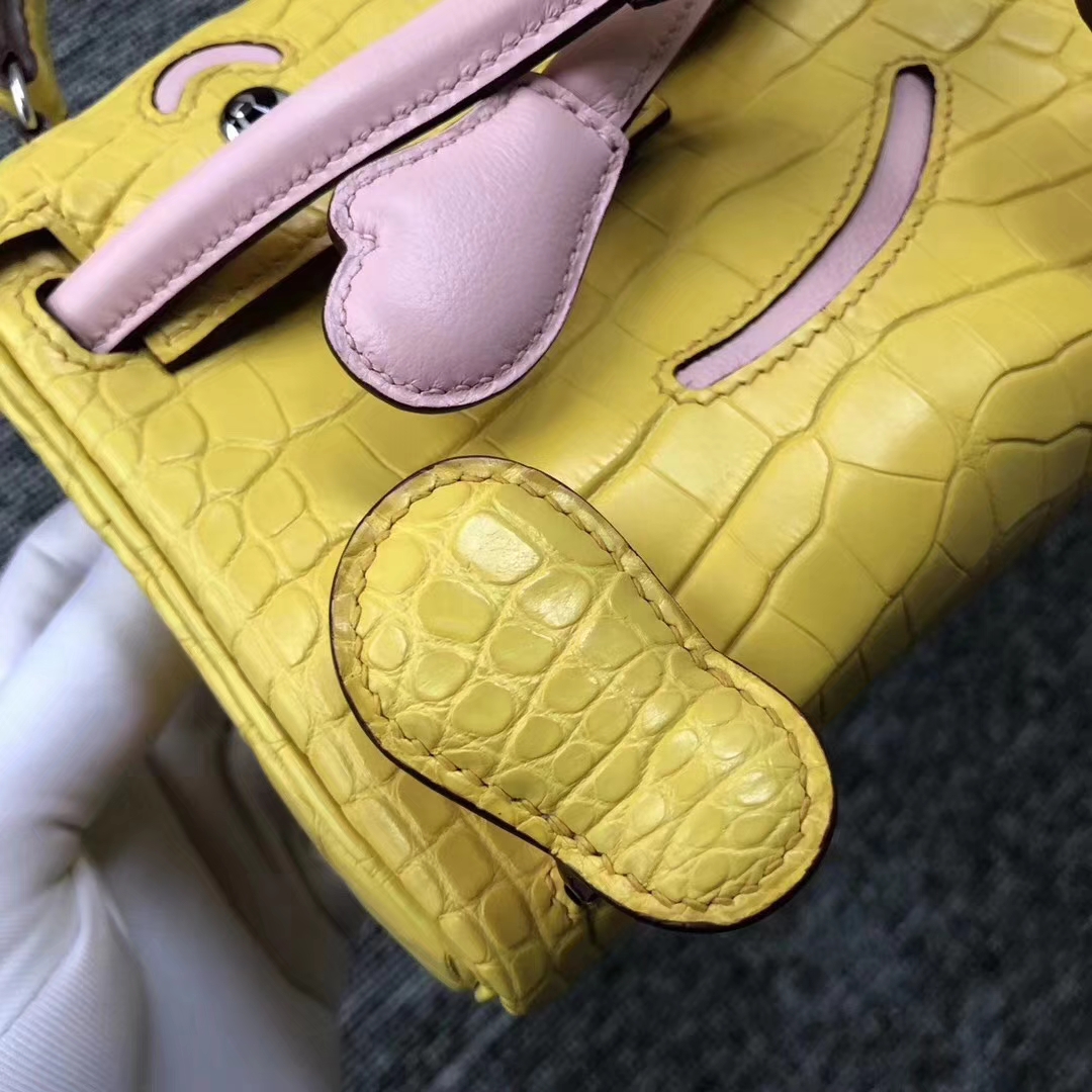 Hermès（爱马仕）Kelly doll 娃娃包 雾面鳄鱼 9R柠檬黄3Ｑ粉 银扣 16cm