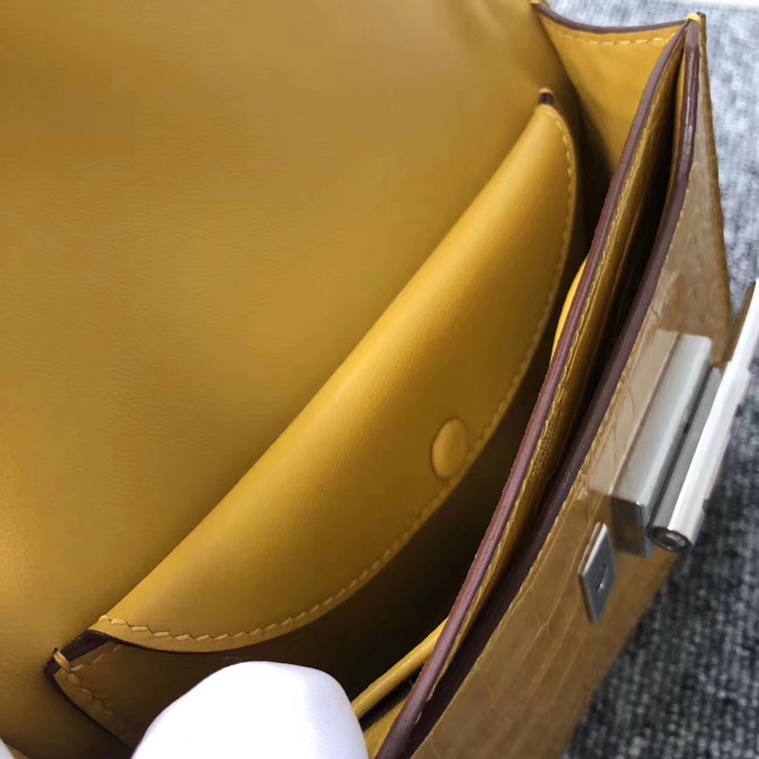 Hermès（爱马仕）Verrou插销包 Alligator shiny 亮面鳄鱼9D 琥珀黄 Ambre 17cm