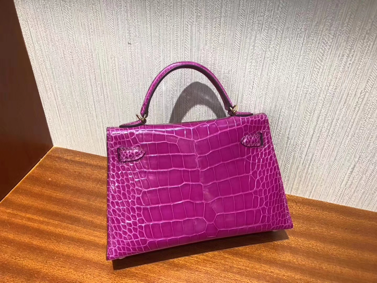 Hermès（爱马仕）Minikelly ll Alligator shiny 亮面鳄鱼 J5 天方夜谭粉紫 金扣 超美现货