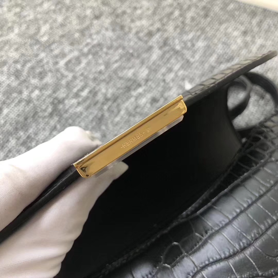 Hermès（爱马仕）Constance空姐包 Alligator matt 雾面鳄鱼 ck89 黑色 noir 金扣 18cm