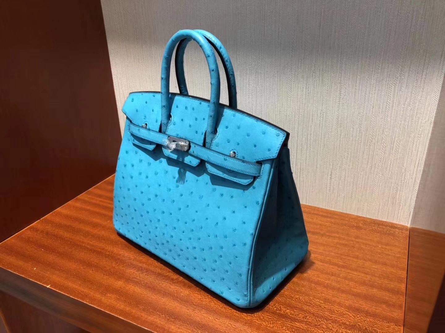 Hermès(爱马仕)Birkin铂金包 Ostrich kk 鸵鸟 3p 马卡龙蓝 银扣 25cm 现货-拉尔森鳄鱼皮具定制 - 爱马仕包包官网 Hermès(爱马仕)Birkin铂金包 Ostrich kk 鸵鸟 3p 马卡龙蓝 银扣 25cm 现货