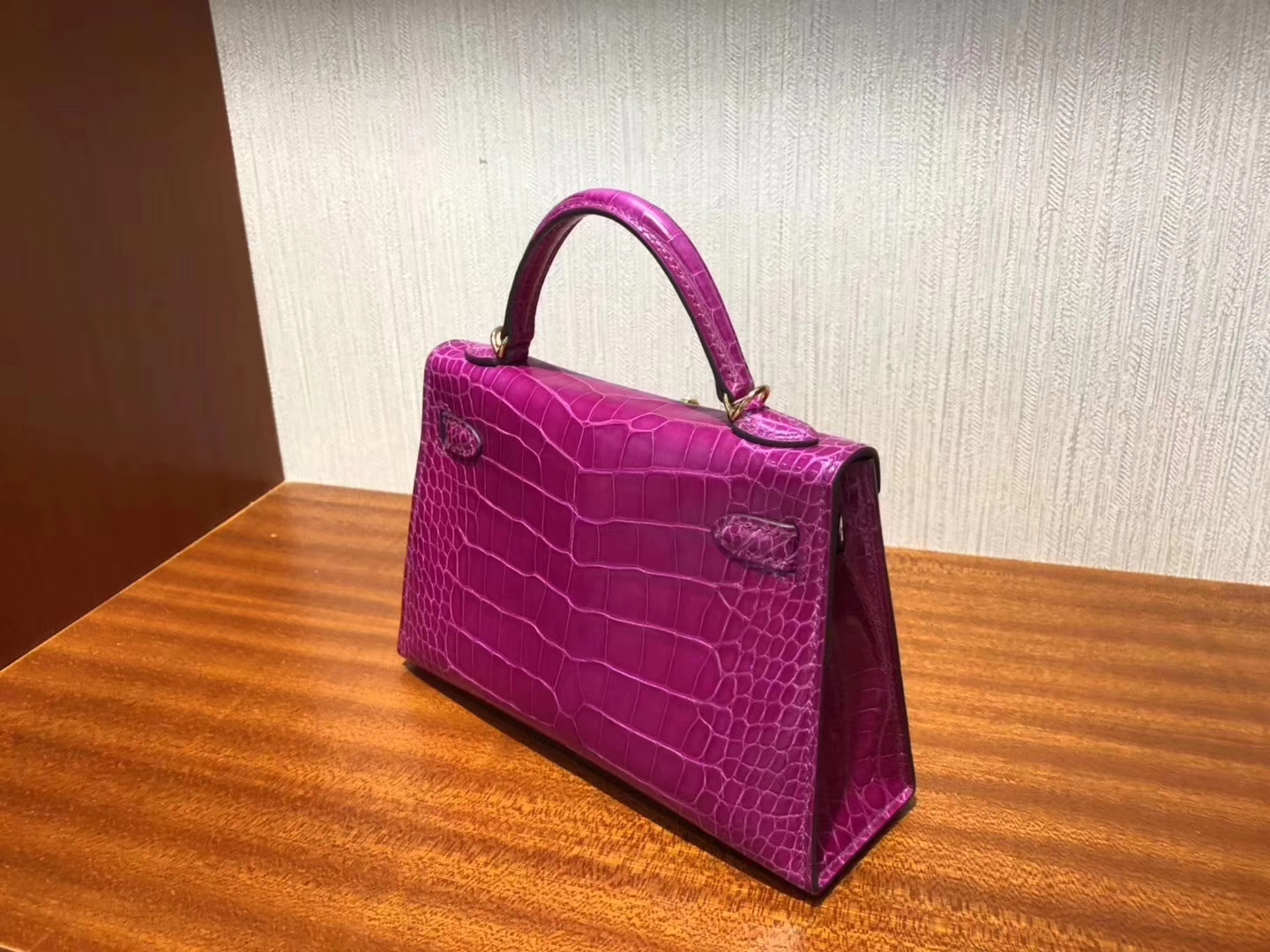 Hermès（爱马仕）Minikelly ll Alligator shiny 亮面鳄鱼 J5 天方夜谭粉紫 金扣 超美现货