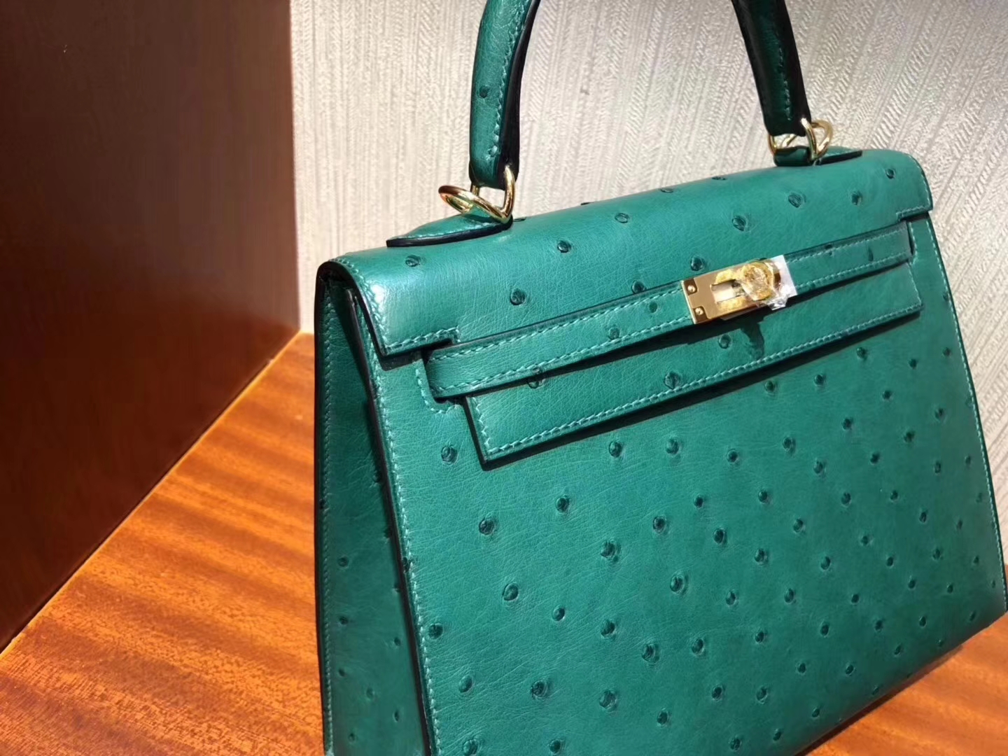 Hermès(爱马仕)Kelly凯莉包 Ostrich kk鸵鸟 U4 丝绒绿 金扣 小可爱 25cm 现货-拉尔森鳄鱼皮具定制 - 爱马仕包包官网 Hermès(爱马仕)Kelly凯莉包 Ostrich kk鸵鸟 U4 丝绒绿 金扣 小可爱 25cm 现货