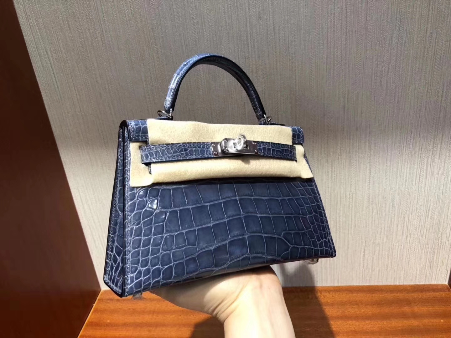 Hermès（爱马仕）Minikelly ll Alligator shiny 亮面鳄鱼 N7 风暴蓝 银扣