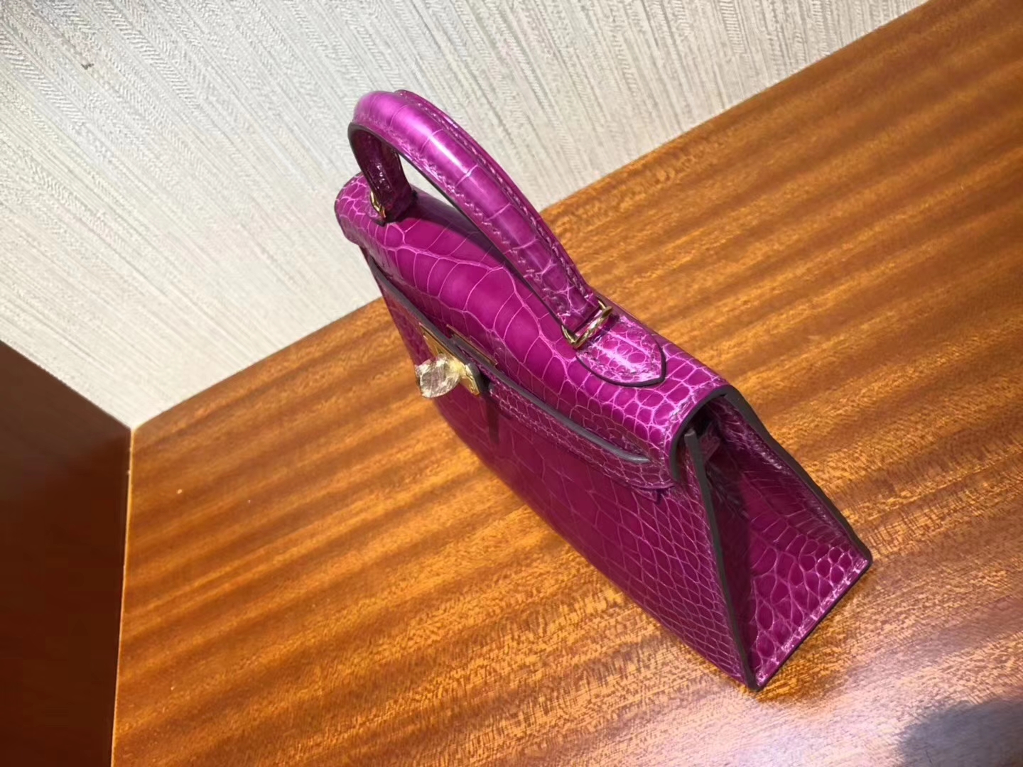 Hermès（爱马仕）Minikelly ll Alligator shiny 亮面鳄鱼 J5 天方夜谭粉紫 金扣 超美现货