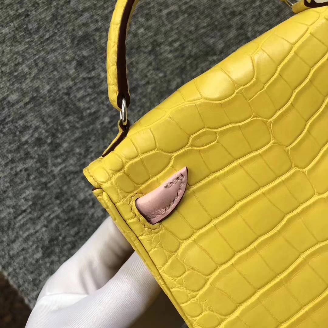 Hermès（爱马仕）Kelly doll 娃娃包 雾面鳄鱼 9R柠檬黄3Ｑ粉 银扣 16cm