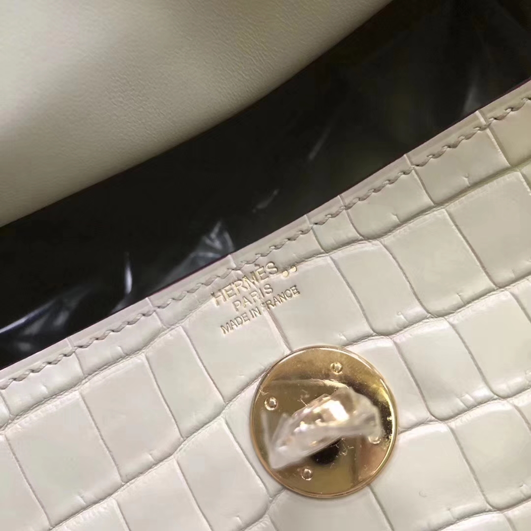 Hermès（爱马仕）Lindy琳迪包 8L 奶油白 雾面鳄鱼 Boton 金扣26cm
