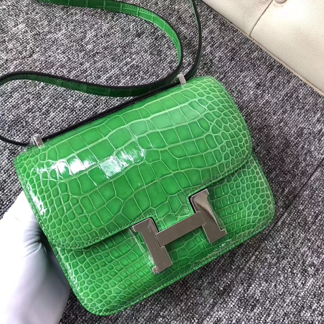 Hermès（爱马仕）Comstance空姐包 Alligator shiny 亮面鳄鱼 1Ｔ 仙人掌绿  银扣 18cm