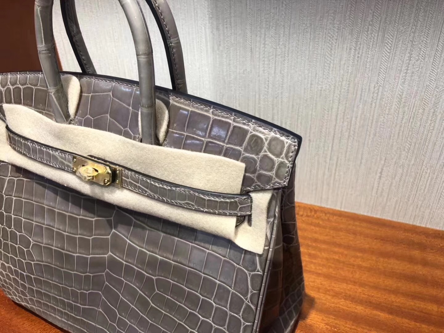 Hermès（爱马仕）Birkin铂金包 ck18大象灰 亮面鳄鱼 顶级手缝 25cm 金扣 现货