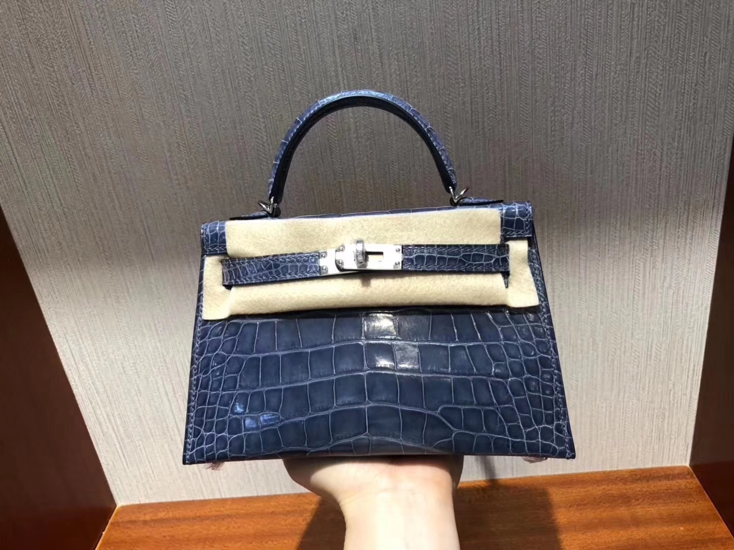 Hermès（爱马仕）Minikelly ll Alligator shiny 亮面鳄鱼 N7 风暴蓝 银扣