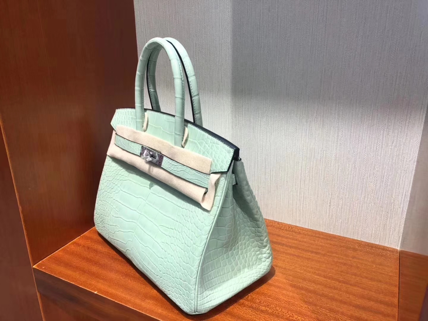 Hermès(爱马仕)Birkin铂金包 雾面鳄鱼 6U 薄荷绿 顶级手缝 小清新 银扣 30cm-拉尔森鳄鱼皮具定制 - 爱马仕包包官网 Hermès(爱马仕)Birkin铂金包 雾面鳄鱼 6U 薄荷绿 顶级手缝 小清新 银扣 30cm