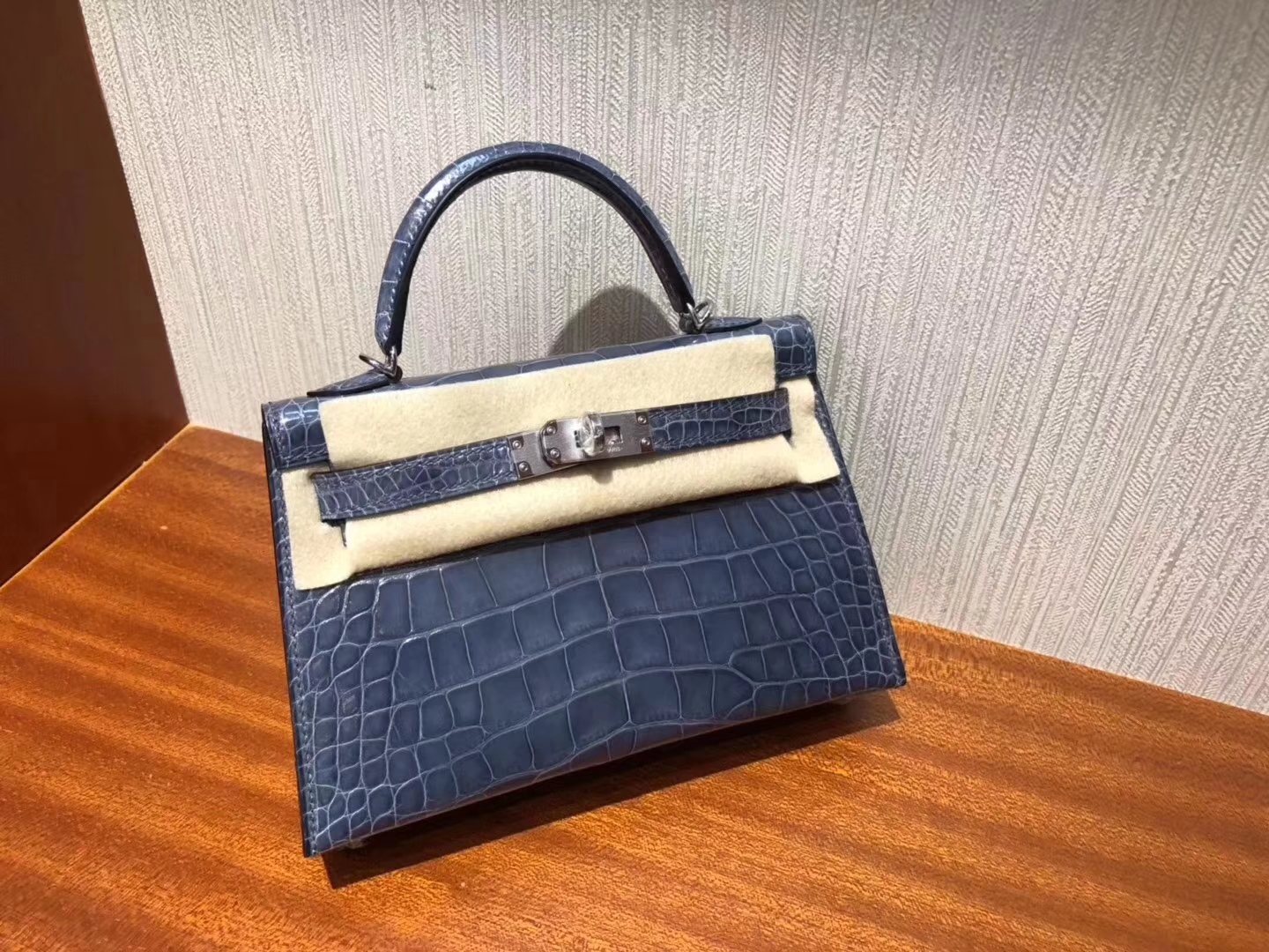 Hermès（爱马仕）Minikelly ll Alligator shiny 亮面鳄鱼 N7 风暴蓝 银扣