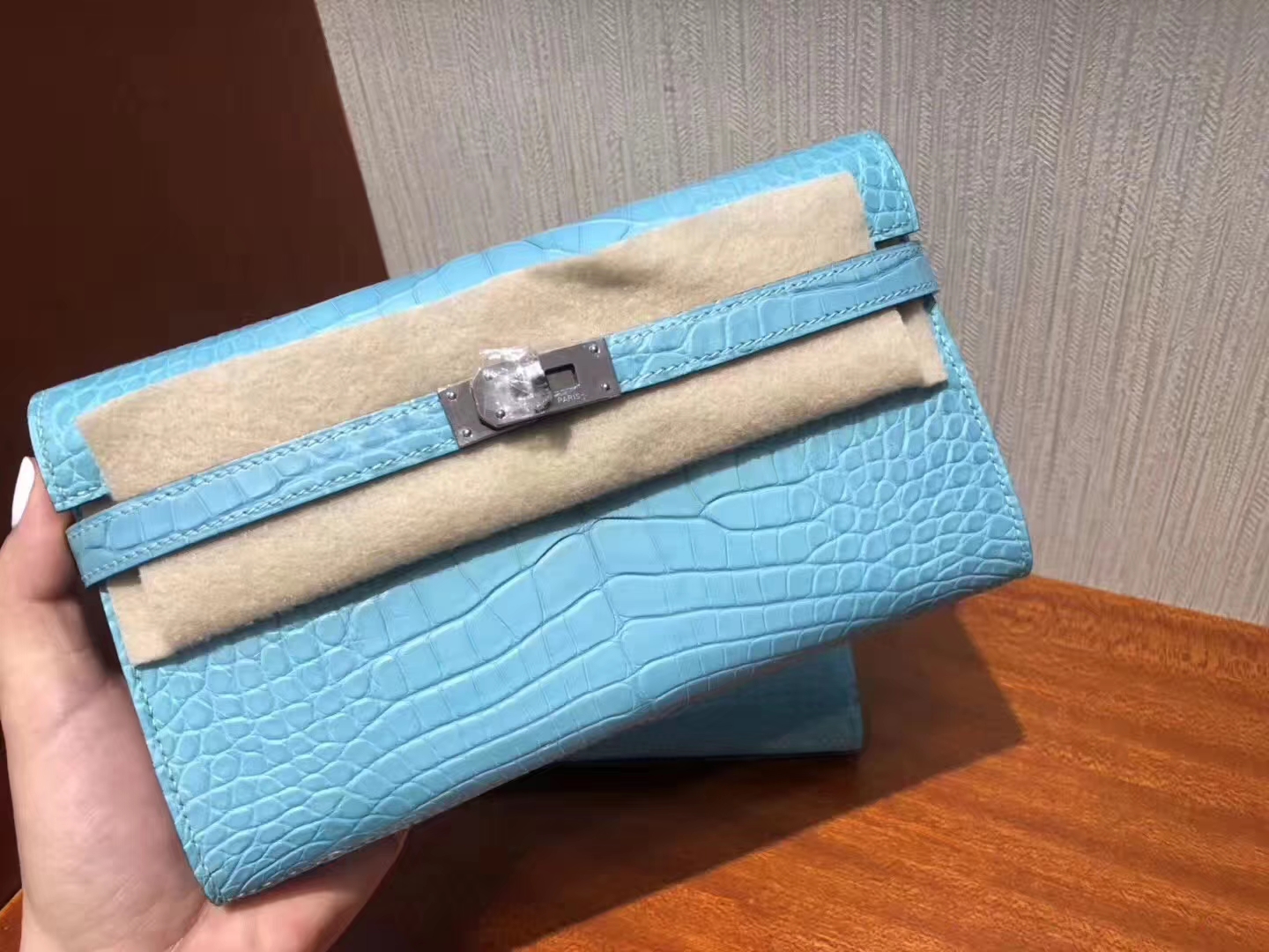 Hermès（爱马仕）Kelly wallet Alligator matt 3Z 圣西尔蓝 银扣 纯粹的蓝色 超美 钱夹 手包